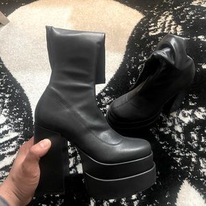 Steve Madden platform leather boots